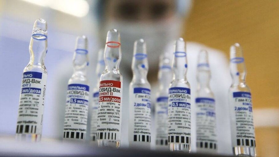 Mais de 1 bi de vacinas anticovid devem ter sido desperdiçadas