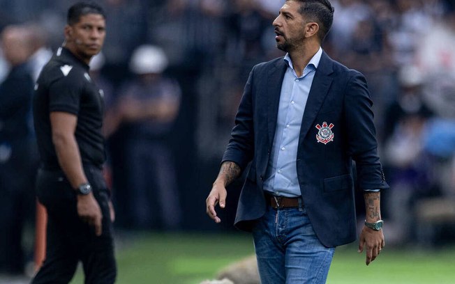 Ramón Díaz ganha força após demissão de Fernando Diniz