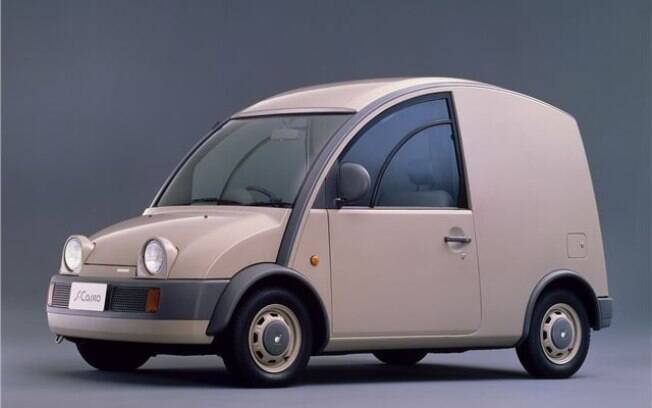 O Nissan S-Cargo é um misto de futurismo com design retrô. Durou apenas dois anos no Japão