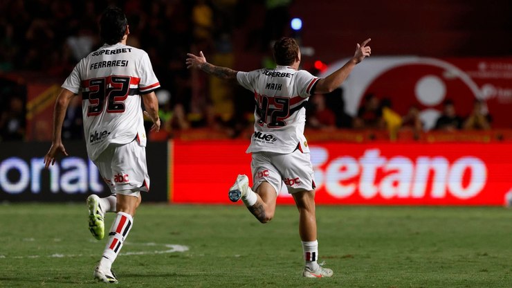 São-paulinos exaltam Cotia após partida contra o Sport