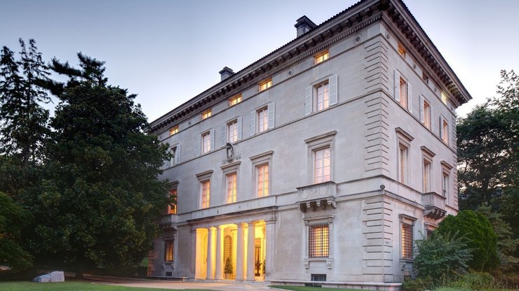 Conheça a casa da embaixada do Brasil nos EUA