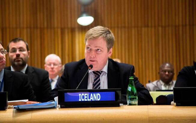Premiê islandês teria se beneficiado de acordos para salvar bancos do país