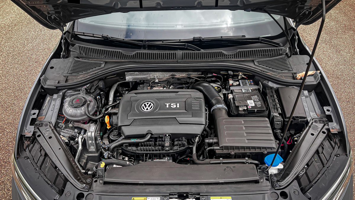 Volkswagen Jetta GLI possui motor de sobra e ainda recebeu ajustes no facelift de 2022