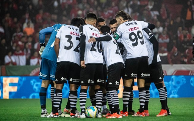 Após vitória, Lyncon celebra primeiro gol pelo Vasco: ‘Muito feliz em marcar com essa camisa’