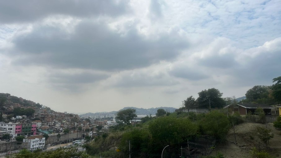 Céu nublado marca a mudança no tempo no Rio, que terá fim de semana com temperaturas mais baixas e chance de chuva Céu nublado marca a mudança no tempo no Rio, que terá fim de semana com temperaturas mais baixas e chance de chuva