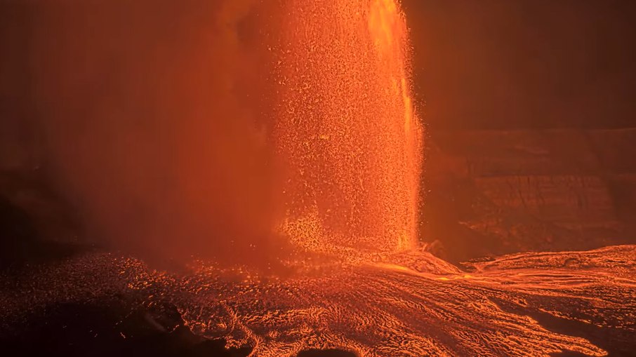 Vulcão em erupção Vulcão em erupção