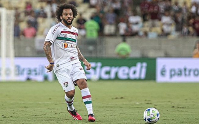 Marcelo treina ao lado do filho no CT do Fluminense