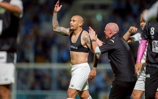 Ex-Atlético-MG decide e classifica time na Copa do Imperador