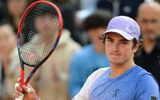 Roland Garros: João Fonseca chora copiosamente após vitória; veja