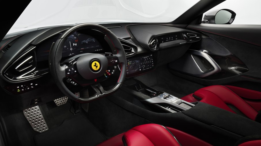 Interior da Ferrari 12Cilindri não apresenta grandes revoluções