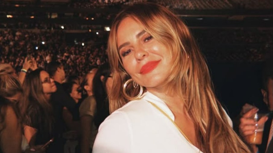 Paolla Oliveira mostra beleza Paolla Oliveira mostra beleza