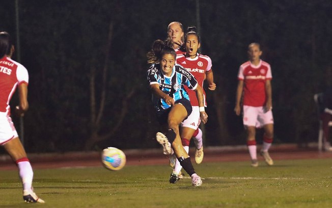 Gre-Nal termina com triunfo tricolor nesta segunda-feira, pelo Brasileirão Feminino