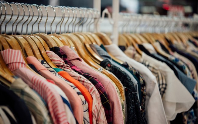 Marca lança coleção de roupas inspirada em Inês Brasil