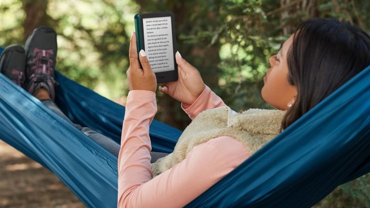 Kindle x tablet: qual é melhor para leitura diária