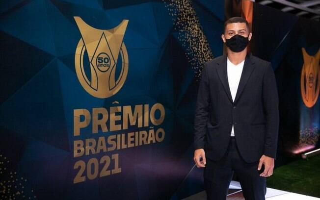 Revelação do Brasileirão, André projeta Fluminense ainda mais forte em 2022: 'Dá confiança'