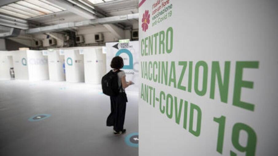 Centro de vacinação na Itália