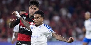 Web cita ajuda de arbitragem ao Flamengo após queda do Cruzeiro