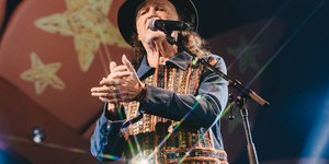 Alceu Valença lota show em São Paulo com turnê 80 Girassóis
