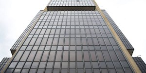 Copom mantém Selic em 15% e sinaliza juros altos por mais tempo