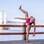 Próxima da ponte pênsil, ela dança. Foto: Reprodução/Clica e Respira