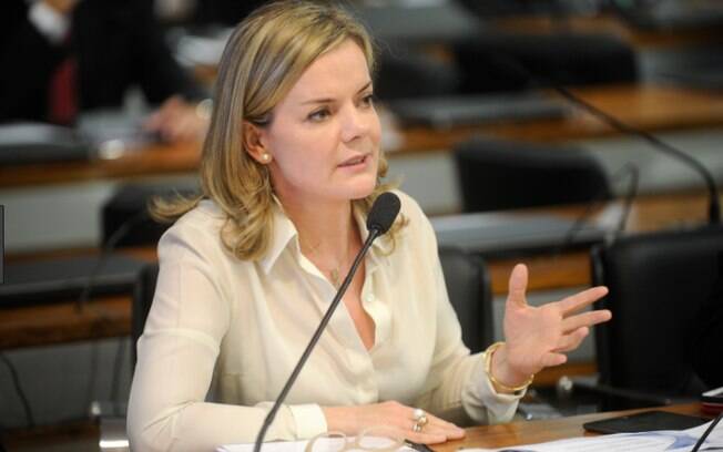 Gleisi Hoffmann, deputada e presidente do PT, é a representante petista na comissão especial da Previdência