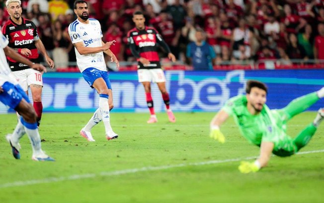 Fabrício Bruno durante o jogo entre Flamengo e Cruzeiro