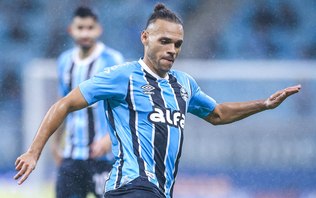 Grêmio vence o Bahia e sai da zona do rebaixamento no Brasileirão