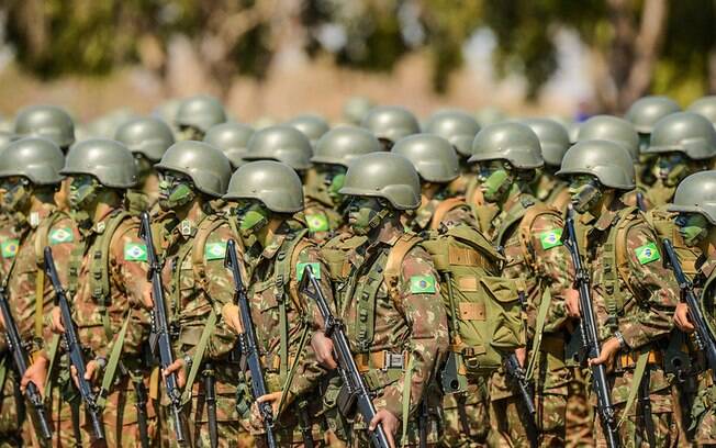 Exército brasileiro está convocando reservistas para a guerra