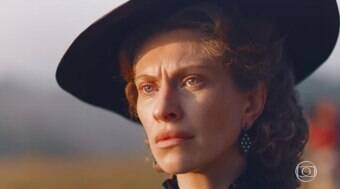 Ex-paquita celebra volta para TV em novela: 