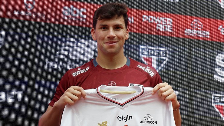 Semelhança incrível: São Paulo brinca com aparência de Tapia