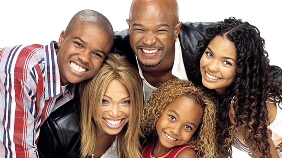 “Eu, a Patroa e as Crianças” (2000-2004): Desde sua estreia no Brasil em 2002, Michael Kyle (interpretado por Damon Wayans) e sua família conquistaram um lugar especial no coração dos telespectadores brasileiros. “Eu, a Patroa e as Crianças” (2000-2004): Desde sua estreia no Brasil em 2002, Michael Kyle (interpretado por Damon Wayans) e sua família conquistaram um lugar especial no coração dos telespectadores brasileiros.