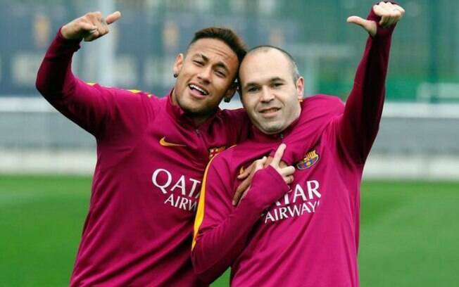 Neymar e Andrés Iniesta nos tempos de Barcelona