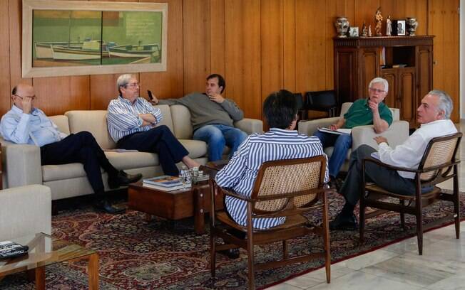 Presidente Michel Temer durante reunião com os presidentes da Câmara, do Senado e ministros