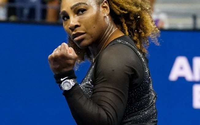 Serena dá show, derruba Nº 2 do mundo e adia despedida mais uma vez