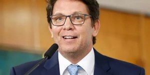 Mario Frias é internado após fortes dores abdominais