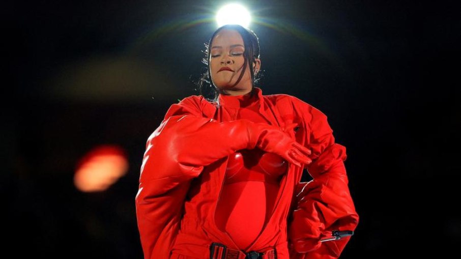 Super Bowl: retorno de Rihanna aos palcos divide opiniões na web 
