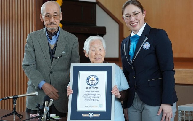 Shitsui Hakoishi, 108 anos, é a cabelereira em atividade mais velha do mundo