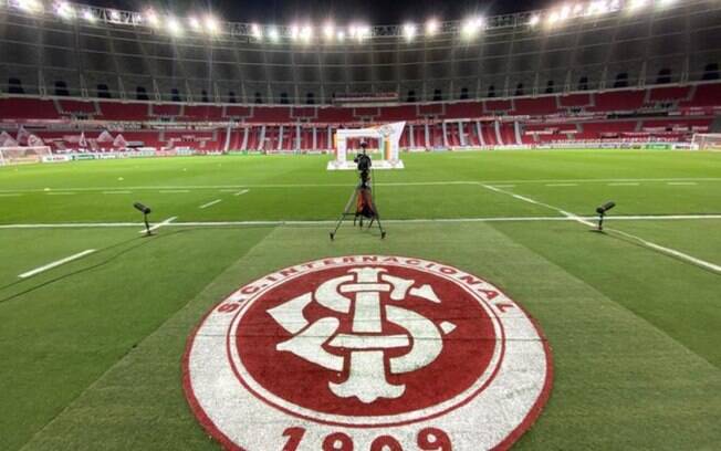 Internacional sai atrás, mas busca empate com o Novo Hamburgo no Beira-Rio