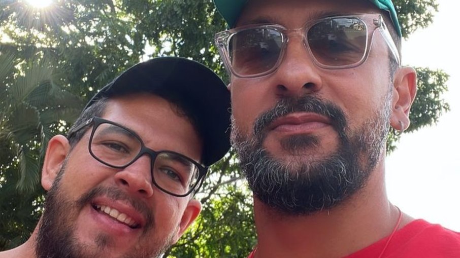 Irandhir Santos e marido acompanham posse de Lula em Brasília