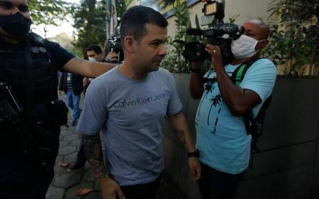 O cabo Fernando Mendes Alves, que trabalha no Centro Presente, foi preso na operação