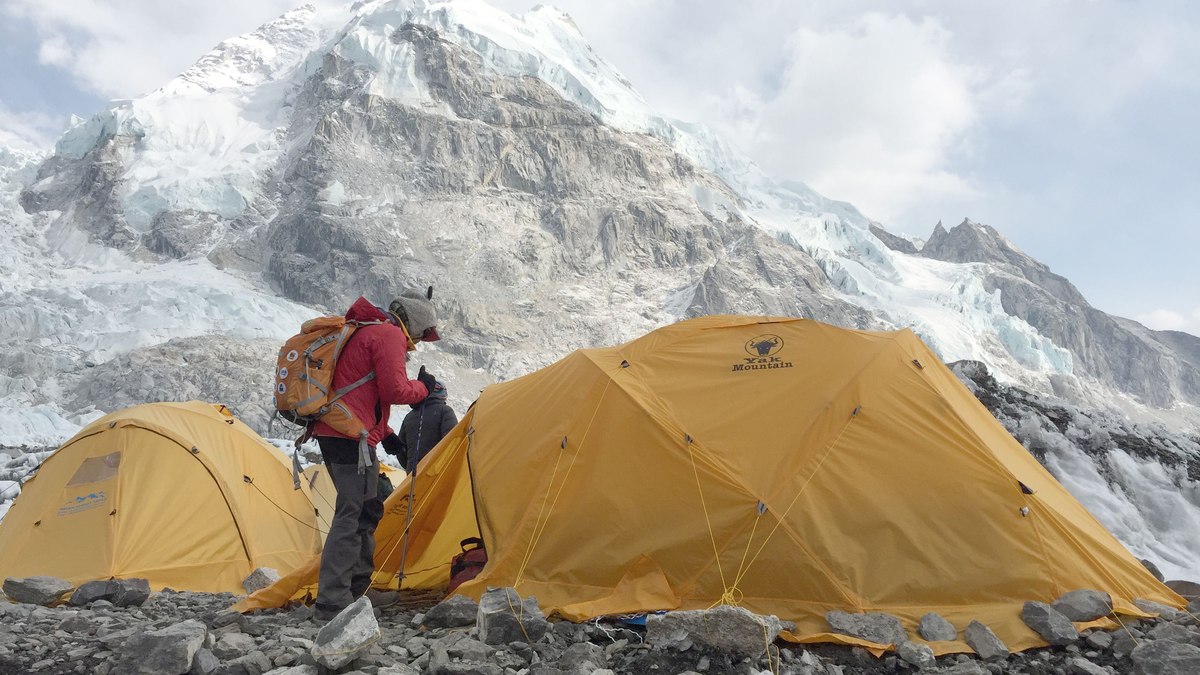Xixi de montanhistas derreteu geleira no Monte Everest? Entenda - Foto
