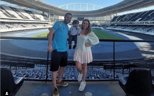 Família reunida no estádio: Daniel, Vicente e Karine 