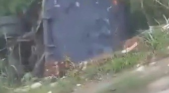 RJ: Blindado da PM tomba durante ação no Complexo do Chapadão