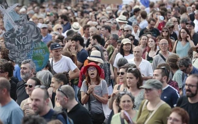 Antiturismo em Barcelona: entenda motivo por trás das manifestações