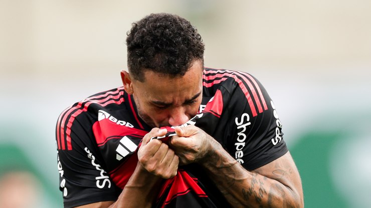 Danilo dedica título ao pai e lamenta morte de tia antes da final