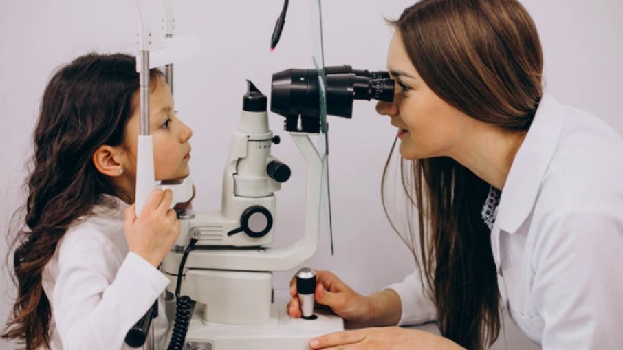 Problemas de visão em crianças aumentaram após a pandemia 