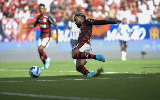 'Seguimos trabalhando e juntos', escreve Gabi após vice do Flamengo na Supercopa