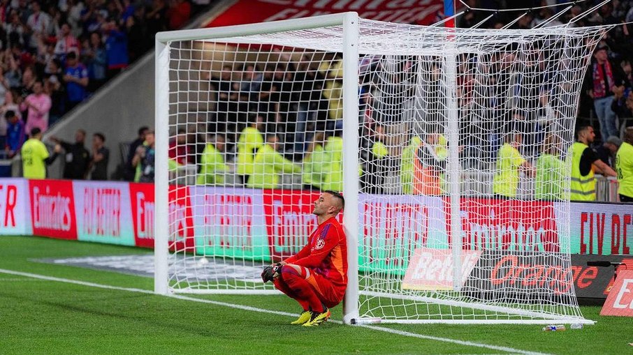 Anthony Lopes não vem sendo relacionado no Lyon