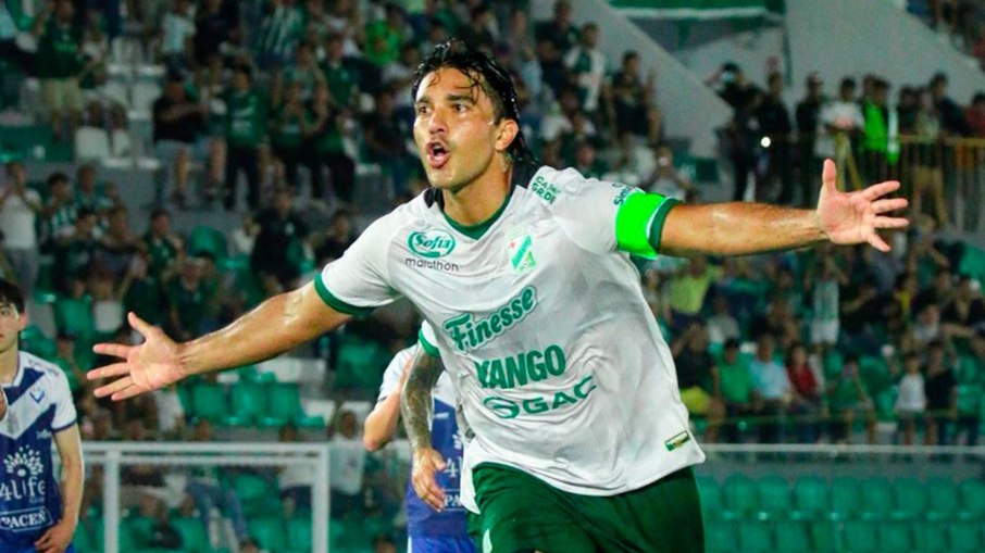 Marcelo Moreno fez dois gols na vitória do Oriente Petrolero 