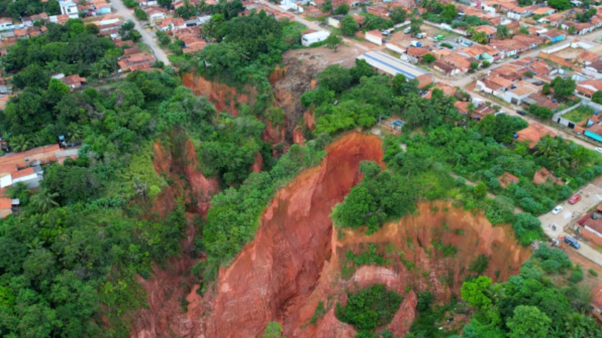 Buriticupu, cidade a 417 km de São Luís, vive em alerta por conta dos riscos causados pelas voçoroca